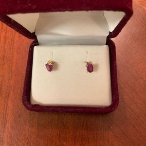 Ruby Stud Earrings in 14Kt yellow gold